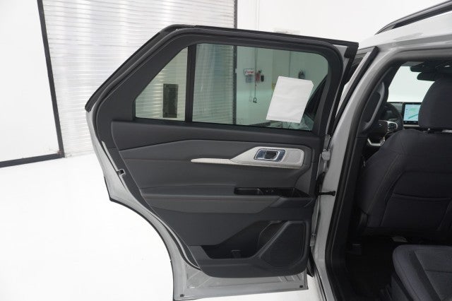 2027 Ford Explorer Active w/200A Pkg