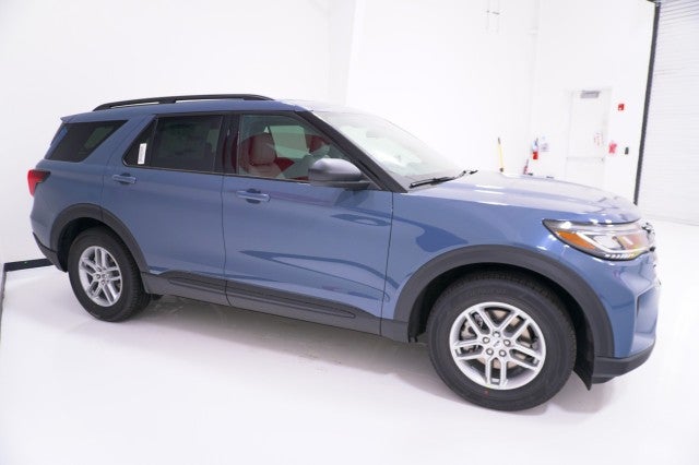 2027 Ford Explorer Active w/200A Pkg