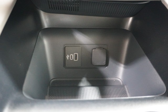 2027 Ford Explorer Active w/200A Pkg