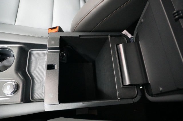 2027 Ford Explorer Active w/200A Pkg
