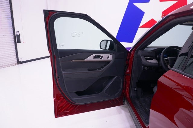 2027 Ford Explorer Active w/200A Pkg