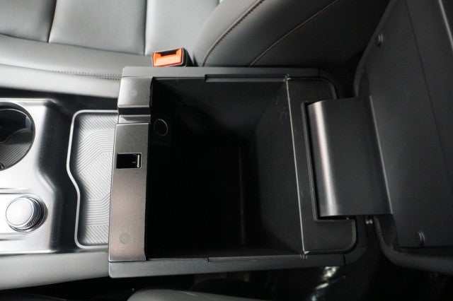 2027 Ford Explorer Active w/200A Pkg