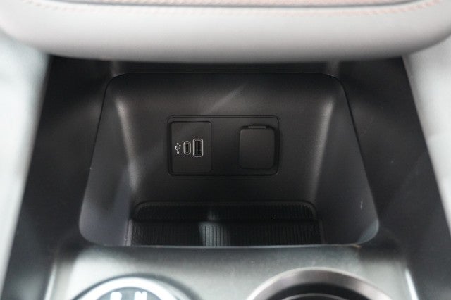 2027 Ford Explorer Active w/200A Pkg