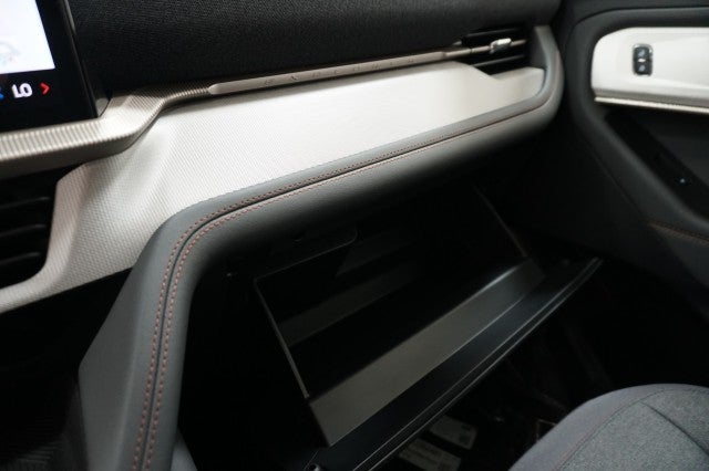 2027 Ford Explorer Active w/200A Pkg
