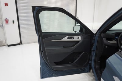 2027 Ford Explorer Active w/200A Pkg