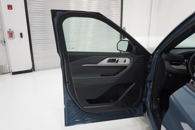 2027 Ford Explorer Active w/200A Pkg