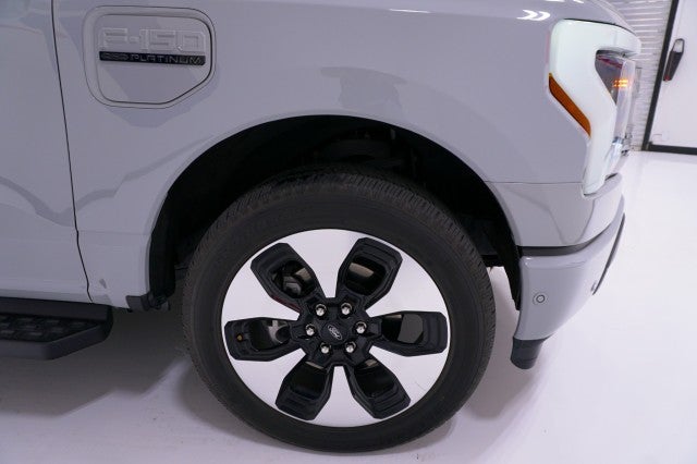 2023 Ford F-150 Lightning LARIAT