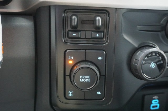 2026 Ford Super Duty F-250 SRW STX