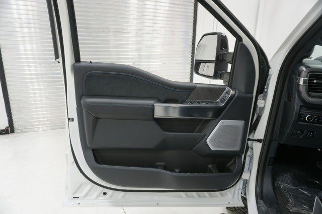 2025 Ford Super Duty F-250 SRW Platinum