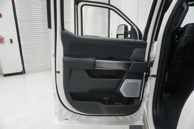 2025 Ford Super Duty F-250 SRW Platinum