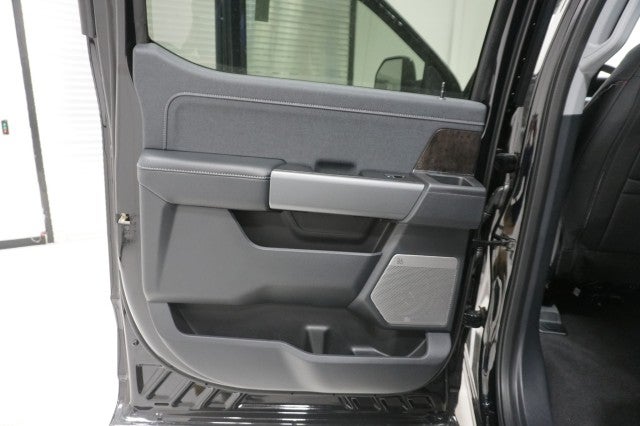 2026 Ford Super Duty F-250 SRW Black Widow