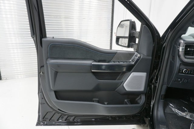 2025 Ford Super Duty F-250 SRW Platinum