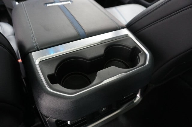 2025 Ford Super Duty F-250 SRW Platinum