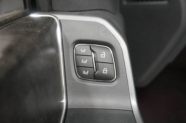 2026 Ford Super Duty F-250 SRW Black Widow