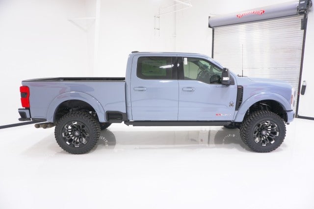 2026 Ford Super Duty F-250 SRW Black Widow