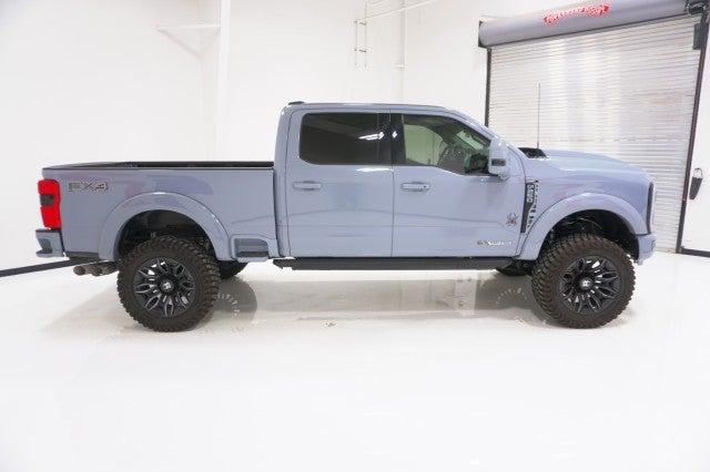 2025 Ford Super Duty F-250 SRW Black Widow