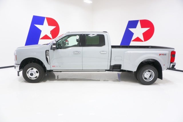 2026 Ford Super Duty F-350 DRW LARIAT
