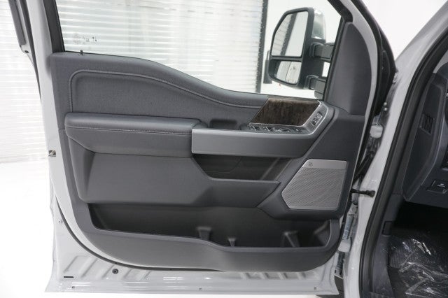 2026 Ford Super Duty F-350 DRW LARIAT