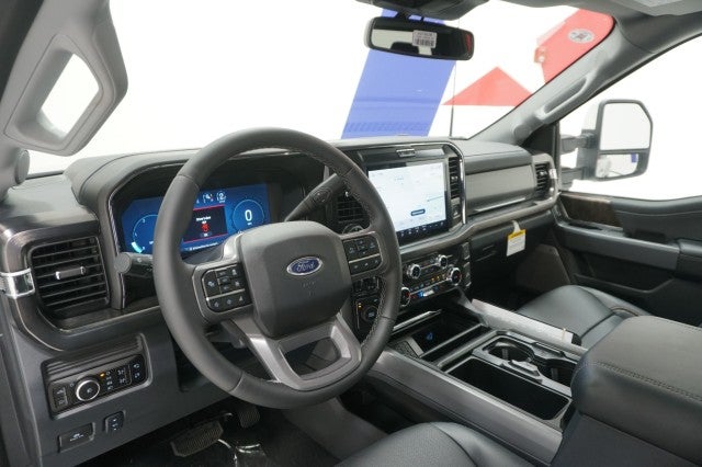 2026 Ford Super Duty F-350 DRW LARIAT