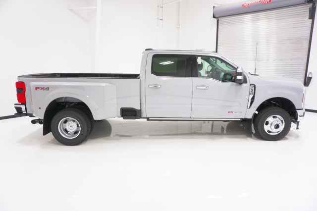 2026 Ford Super Duty F-350 DRW LARIAT