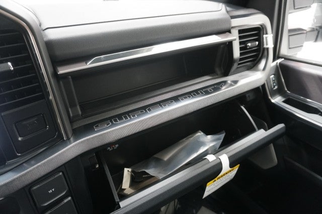 2026 Ford Super Duty F-350 DRW LARIAT