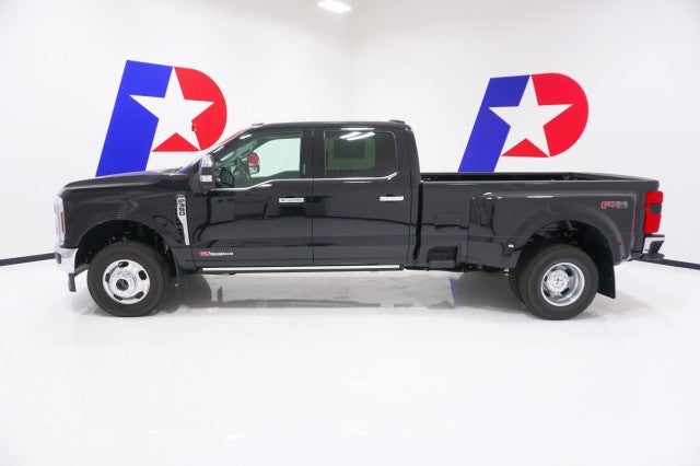 2026 Ford Super Duty F-350 DRW LARIAT