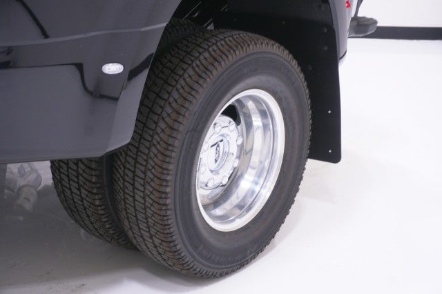2026 Ford Super Duty F-350 DRW LARIAT