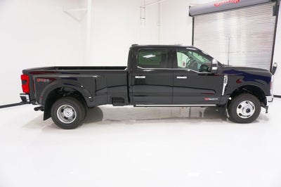 2026 Ford Super Duty F-350 DRW LARIAT