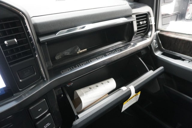 2026 Ford Super Duty F-350 DRW LARIAT