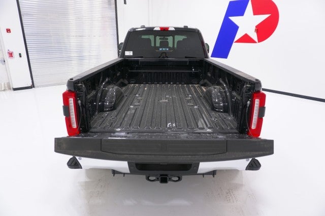 2026 Ford Super Duty F-350 DRW LARIAT