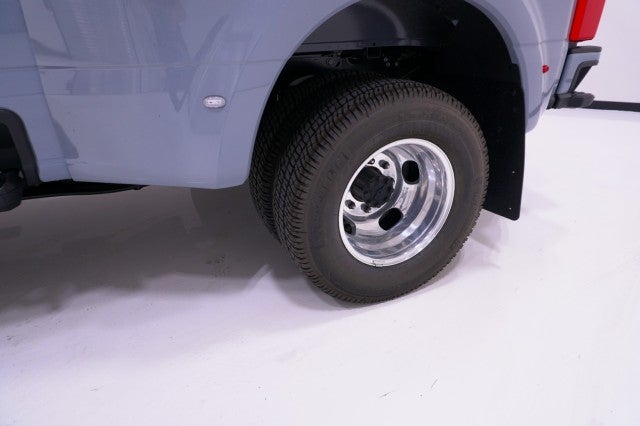 2026 Ford Super Duty F-350 DRW Platinum
