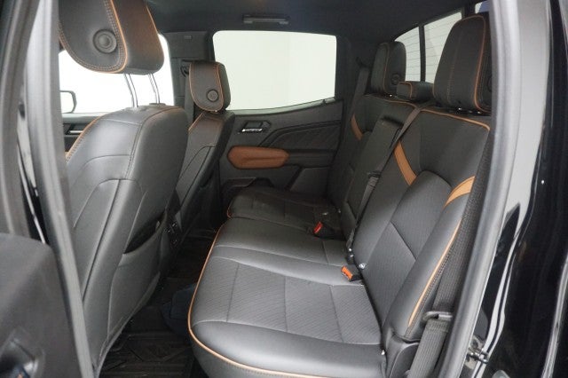 2025 GMC Canyon 4WD AT4