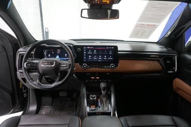 2025 GMC Canyon 4WD AT4