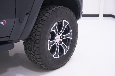 2025 GMC Canyon 4WD AT4