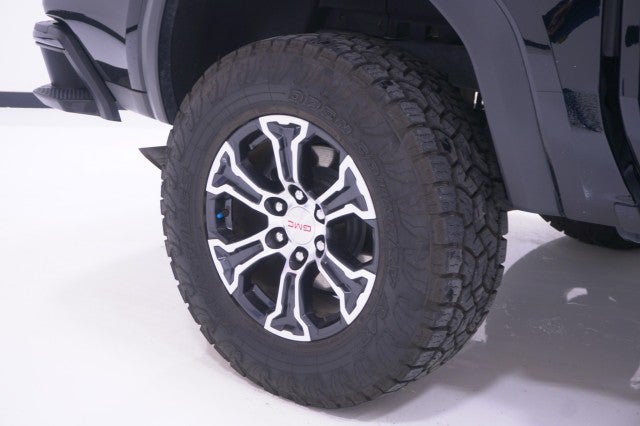 2025 GMC Canyon 4WD AT4