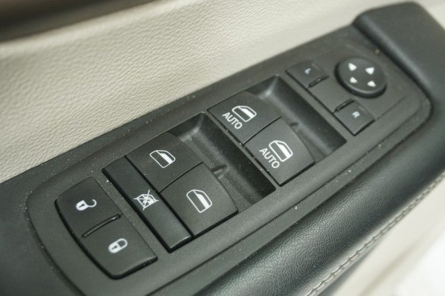 2022 Chrysler Voyager (fleet-only) LX