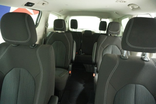 2022 Chrysler Voyager (fleet-only) LX