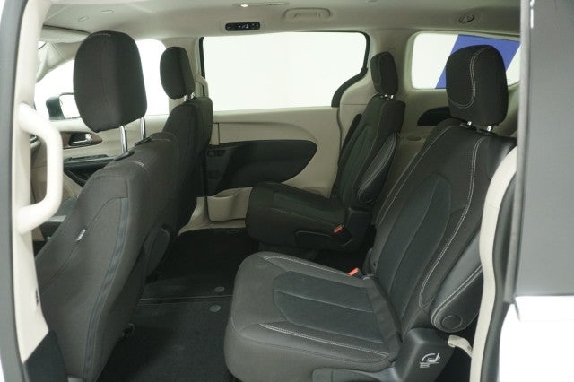 2022 Chrysler Voyager (fleet-only) LX