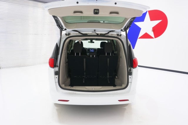 2022 Chrysler Voyager (fleet-only) LX
