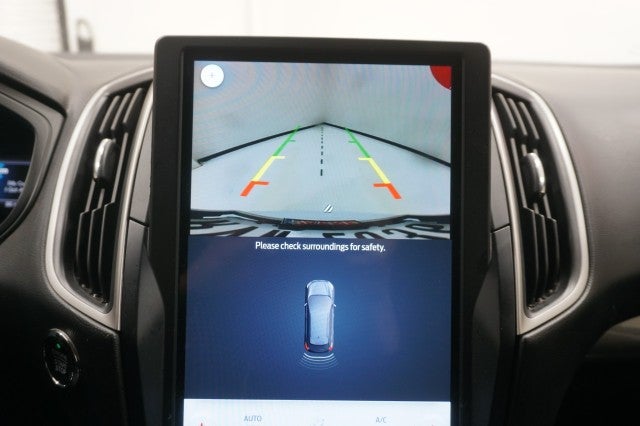 2022 Ford Edge SE