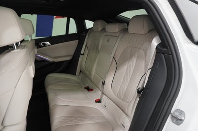 2023 BMW X6 M50i