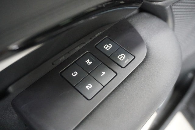 2025 Land Rover Discovery S