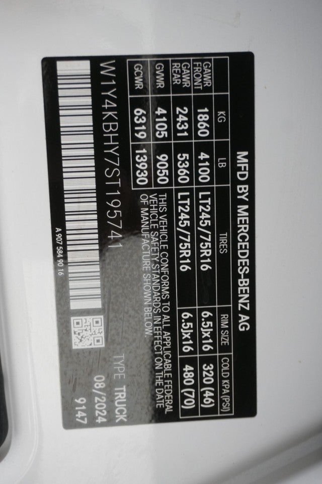 2025 Mercedes-Benz Sprinter Cargo Van 144 WB Standard Roof Cargo